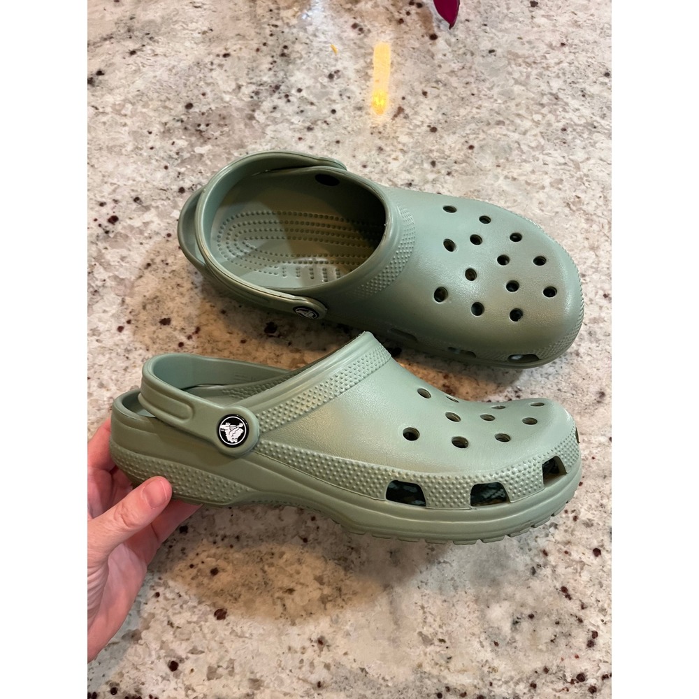 Crocs Classic Clogs Sage Green Women 9 Men 7 Slip On Water Shoes Comfort Sandals